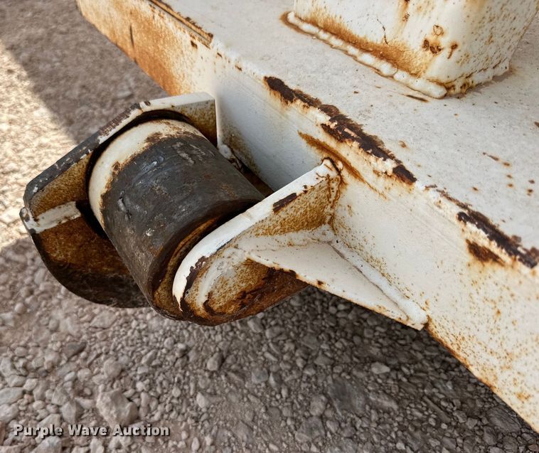 image for item IB9475 Roll-off dumpster