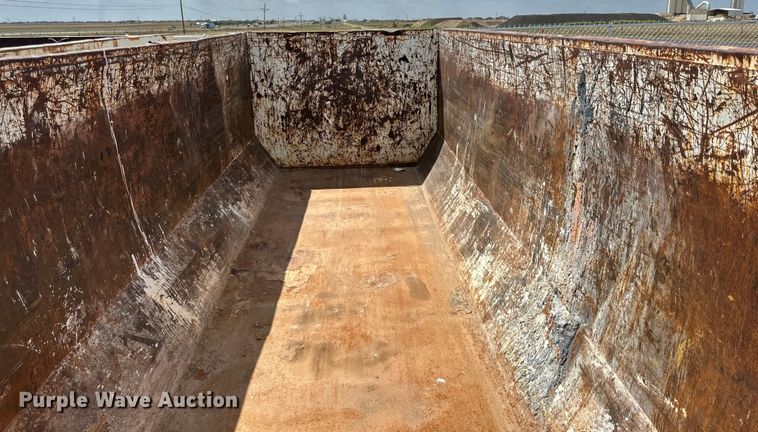 image for item IB9476 Roll-off dumpster