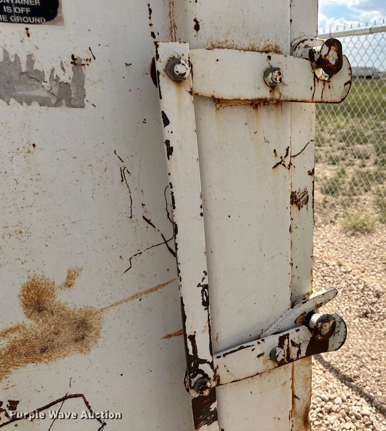 image for item IB9476 Roll-off dumpster