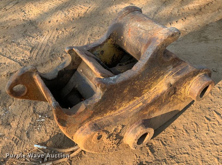 image for item JT9792 Excavator quick coupler