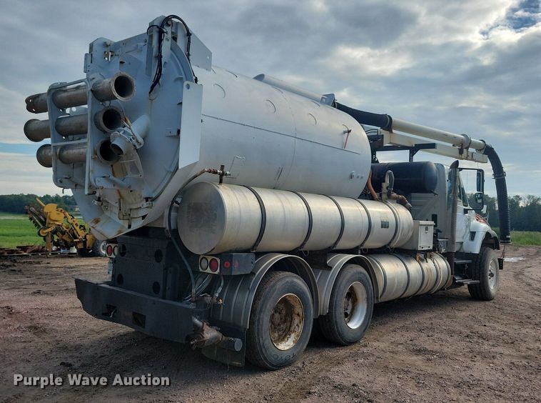 image for item KA9887 2005 International  7600 sewer rodder truck