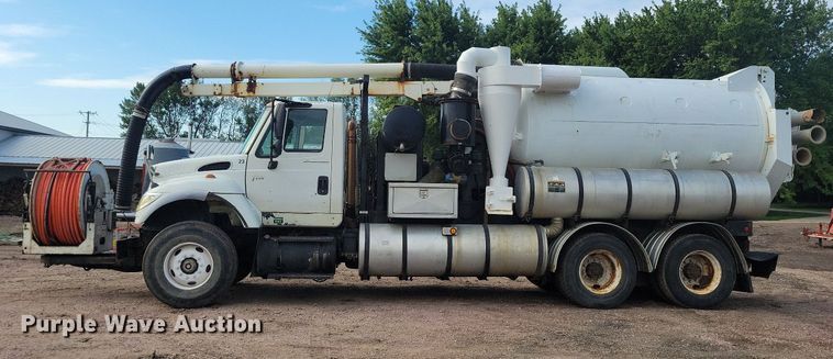 image for item KA9887 2005 International  7600 sewer rodder truck