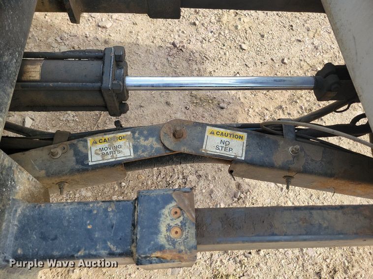 image for item KA9887 2005 International  7600 sewer rodder truck