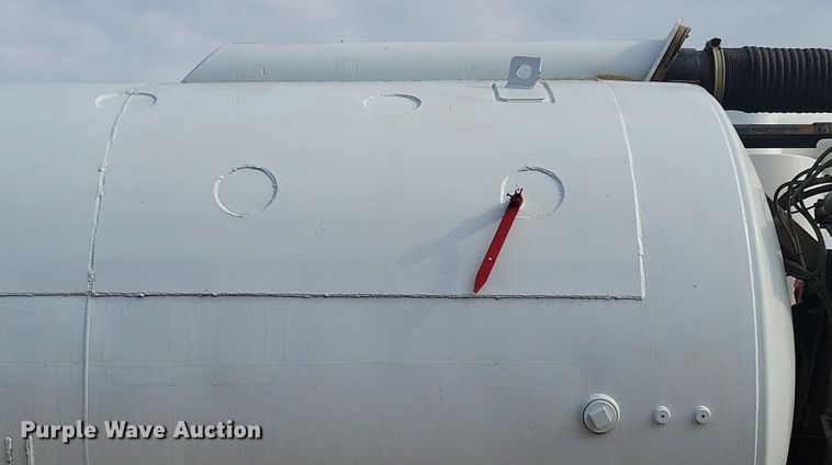 image for item KA9887 2005 International  7600 sewer rodder truck