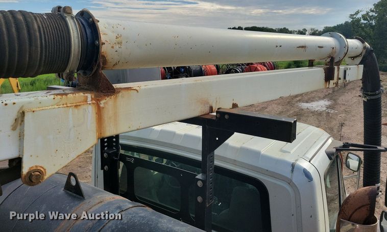 image for item KA9887 2005 International  7600 sewer rodder truck