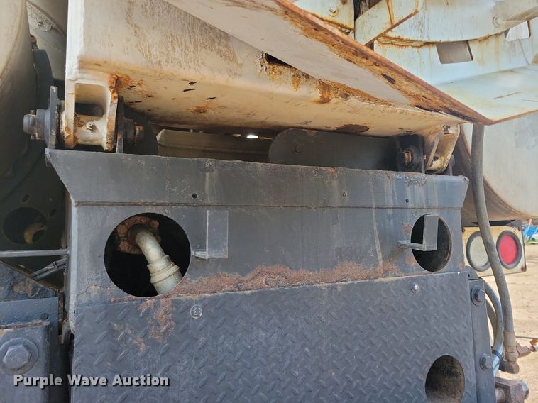 image for item KA9887 2005 International  7600 sewer rodder truck