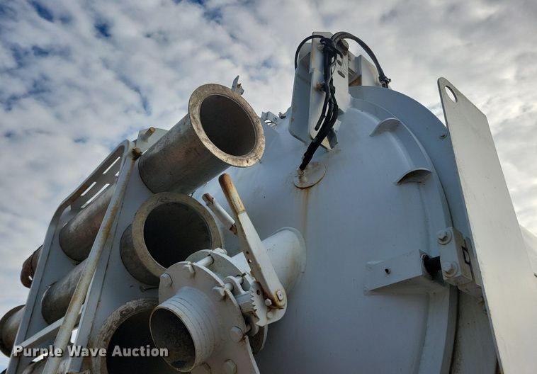 image for item KA9887 2005 International  7600 sewer rodder truck