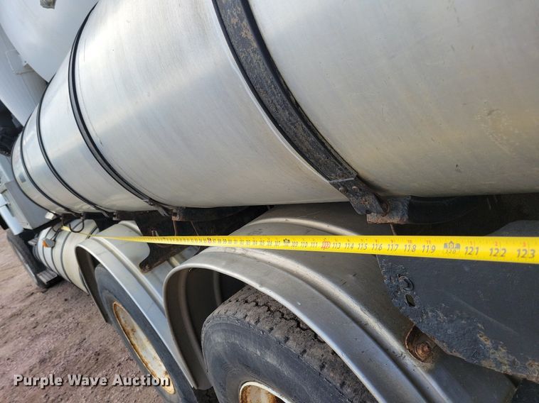 image for item KA9887 2005 International  7600 sewer rodder truck