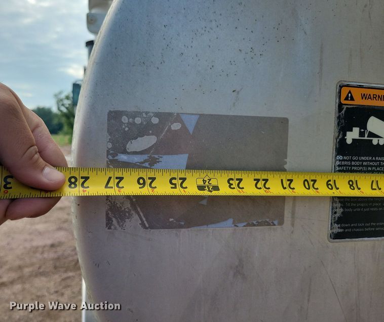 image for item KA9887 2005 International  7600 sewer rodder truck