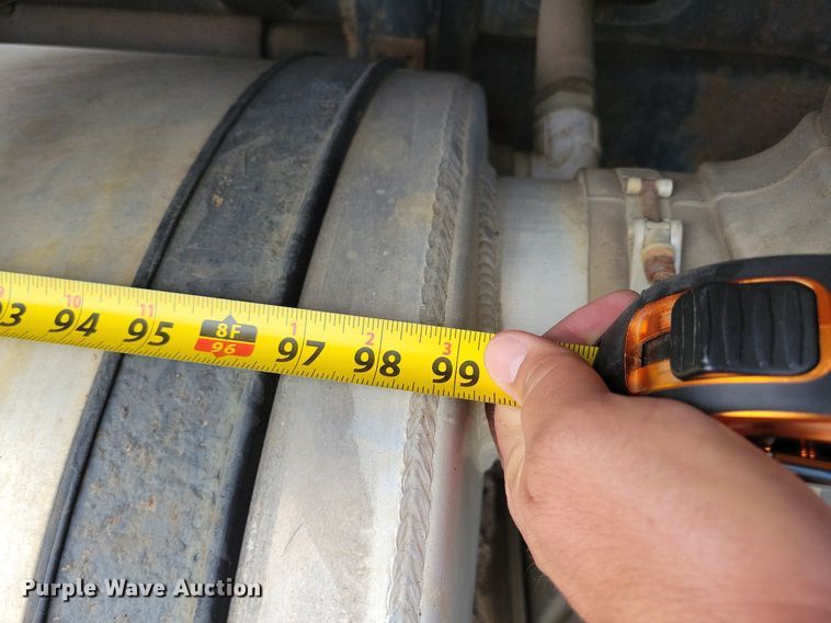 image for item KA9887 2005 International  7600 sewer rodder truck