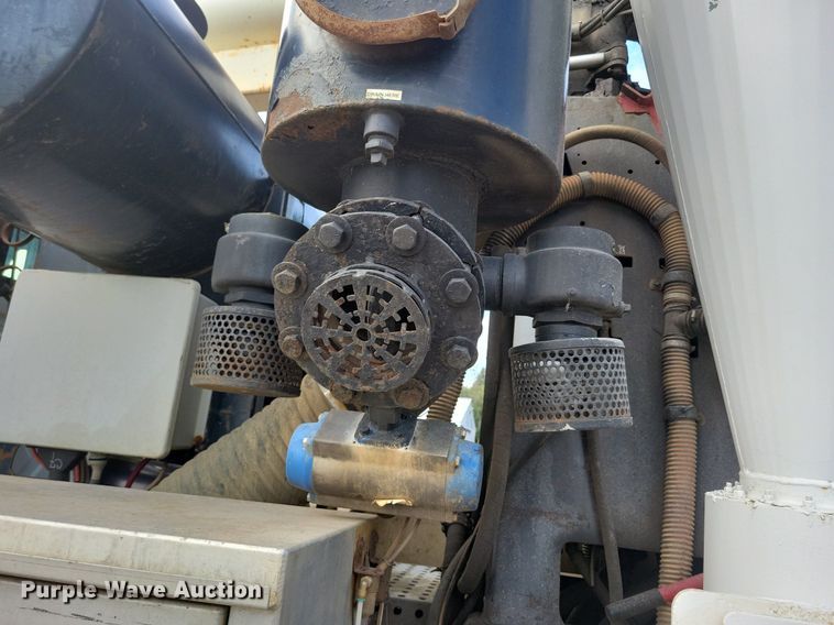 image for item KA9887 2005 International  7600 sewer rodder truck