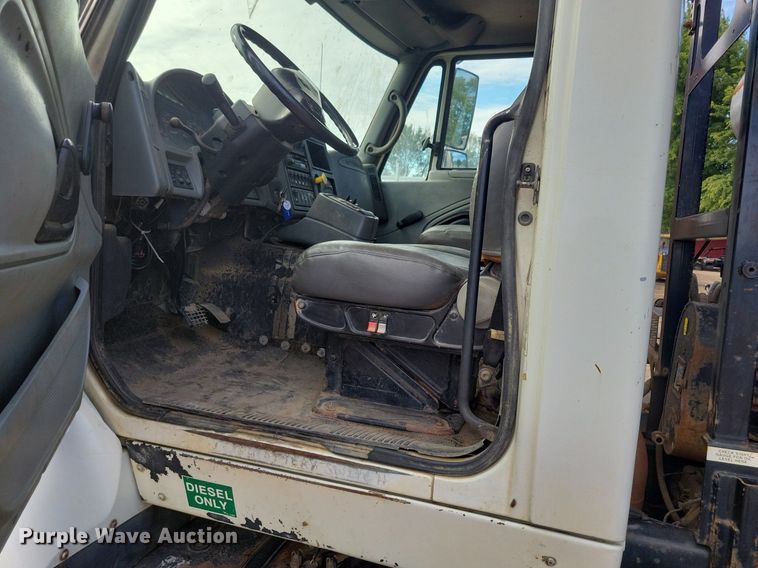 image for item KA9887 2005 International  7600 sewer rodder truck