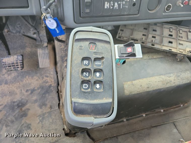 image for item KA9887 2005 International  7600 sewer rodder truck