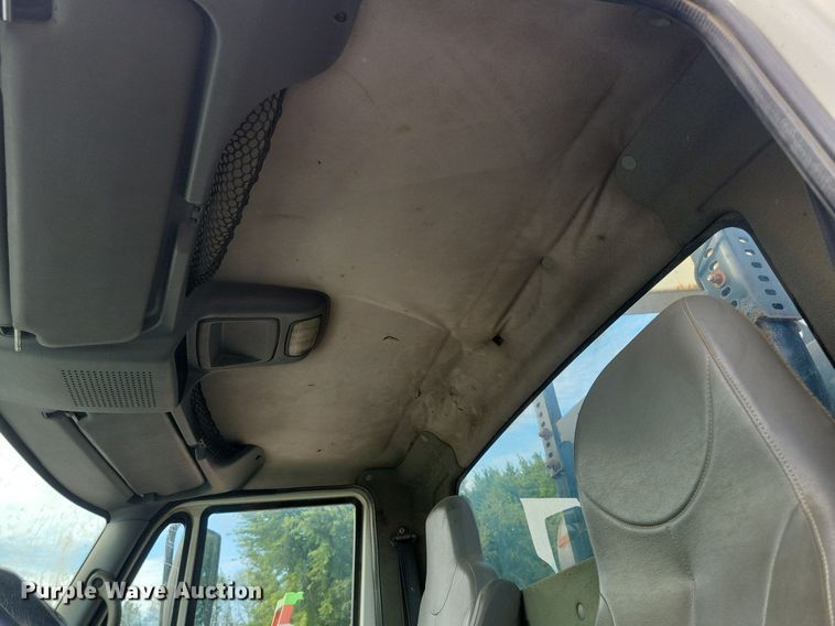 image for item KA9887 2005 International  7600 sewer rodder truck