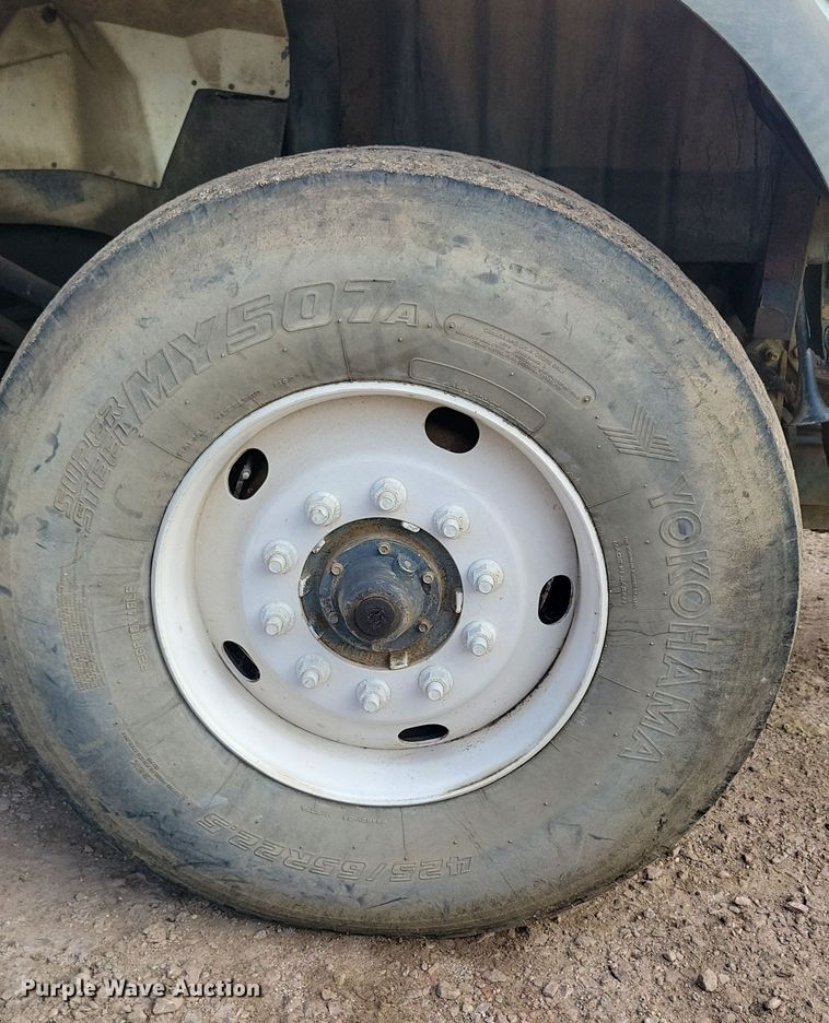 image for item KA9887 2005 International  7600 sewer rodder truck