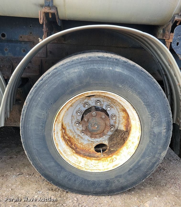 image for item KA9887 2005 International  7600 sewer rodder truck