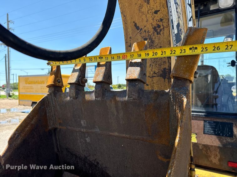 image for item LF9990 1994 Caterpillar  416B backhoe