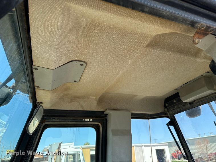 image for item LF9990 1994 Caterpillar  416B backhoe