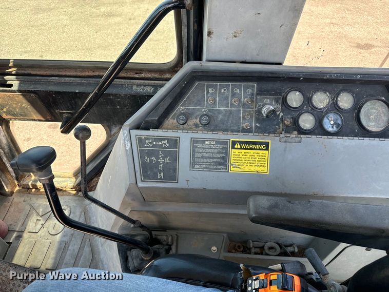 image for item LF9990 1994 Caterpillar  416B backhoe