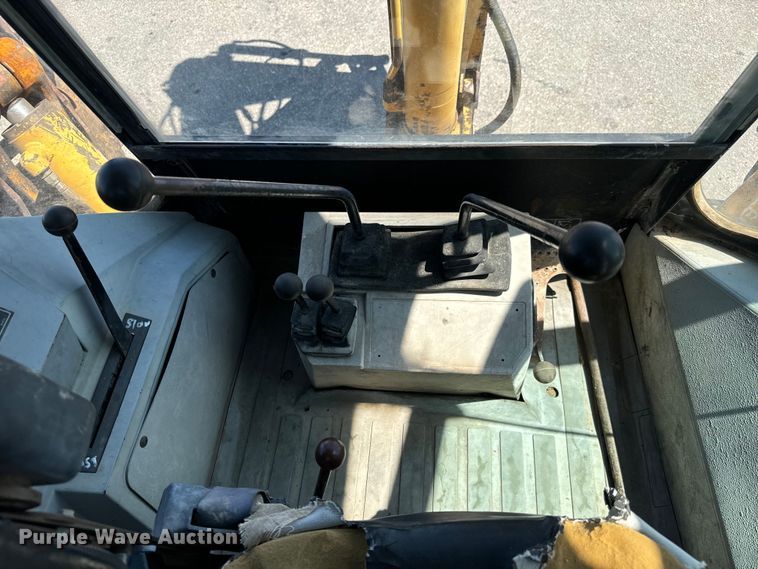 image for item LF9990 1994 Caterpillar  416B backhoe