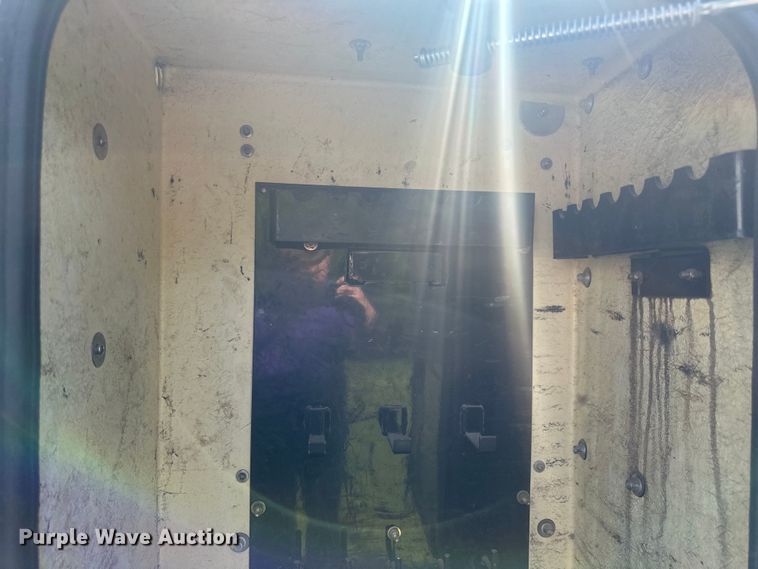 image for item LR9403 2013 Ford  F550 Super Duty XL utility / service truck