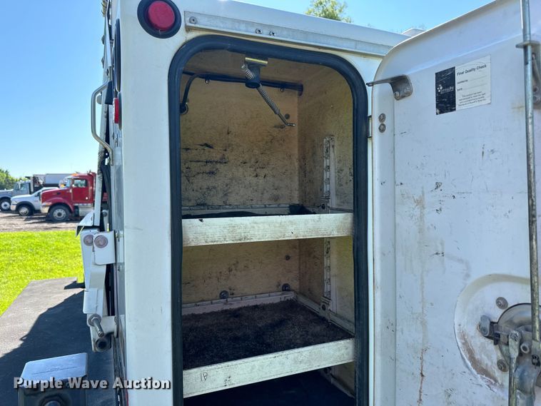 image for item LR9403 2013 Ford  F550 Super Duty XL utility / service truck