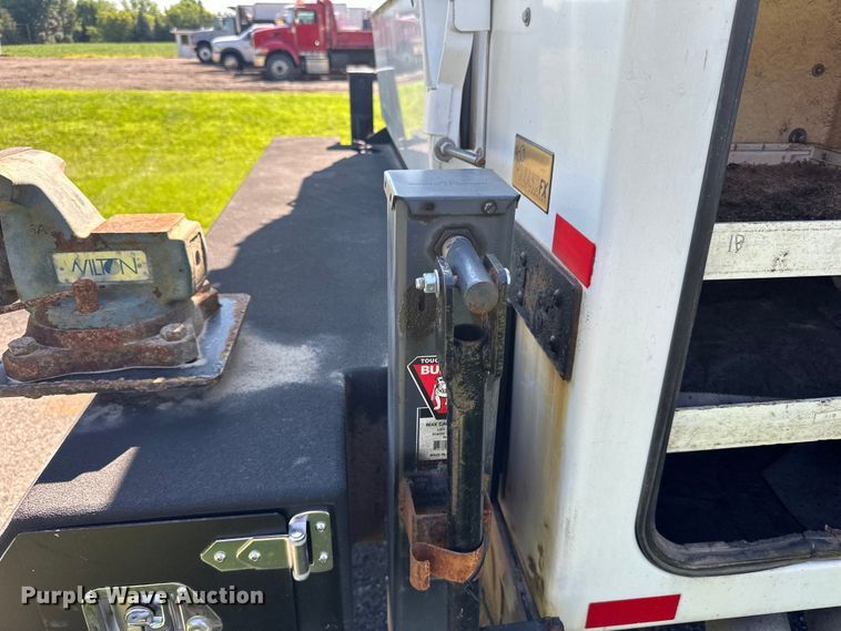 image for item LR9403 2013 Ford  F550 Super Duty XL utility / service truck