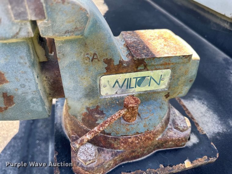 image for item LR9403 2013 Ford  F550 Super Duty XL utility / service truck