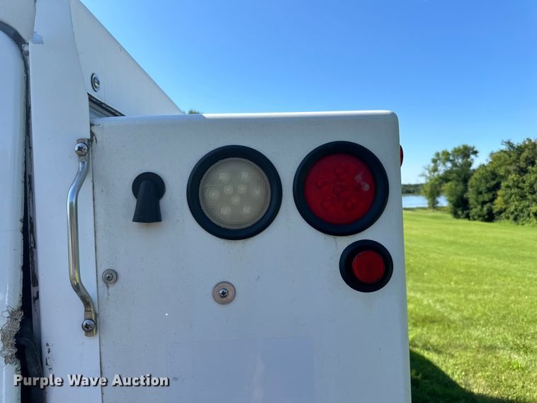 image for item LR9403 2013 Ford  F550 Super Duty XL utility / service truck