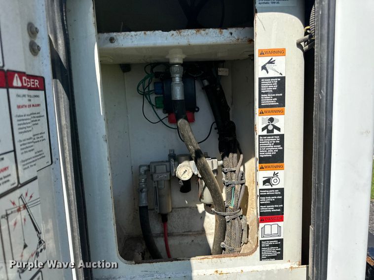 image for item LR9403 2013 Ford  F550 Super Duty XL utility / service truck