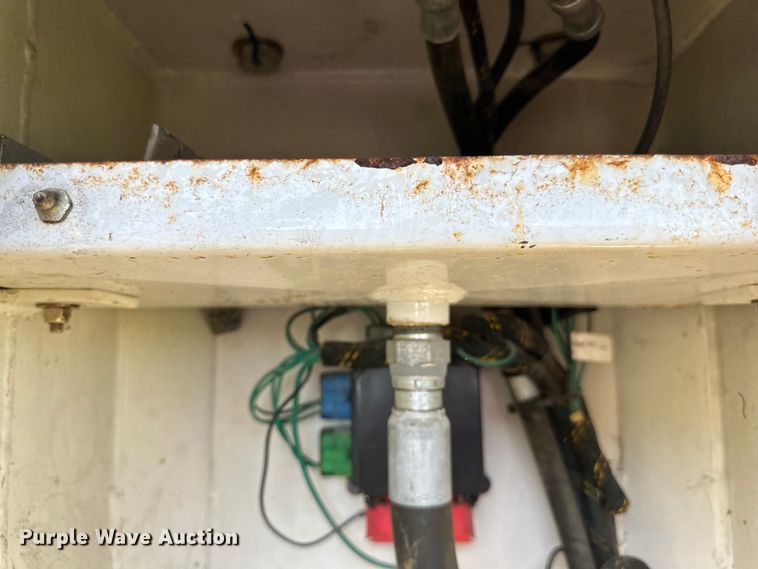 image for item LR9403 2013 Ford  F550 Super Duty XL utility / service truck