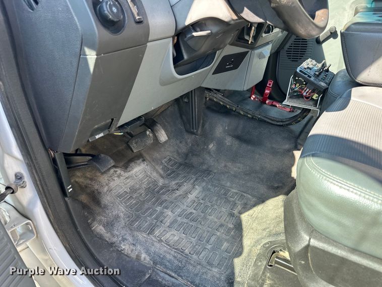 image for item LR9403 2013 Ford  F550 Super Duty XL utility / service truck