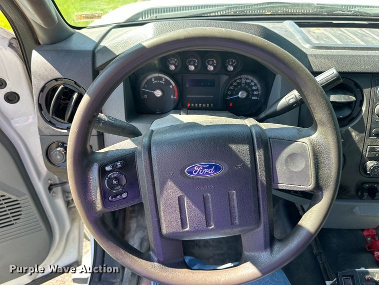 image for item LR9403 2013 Ford  F550 Super Duty XL utility / service truck