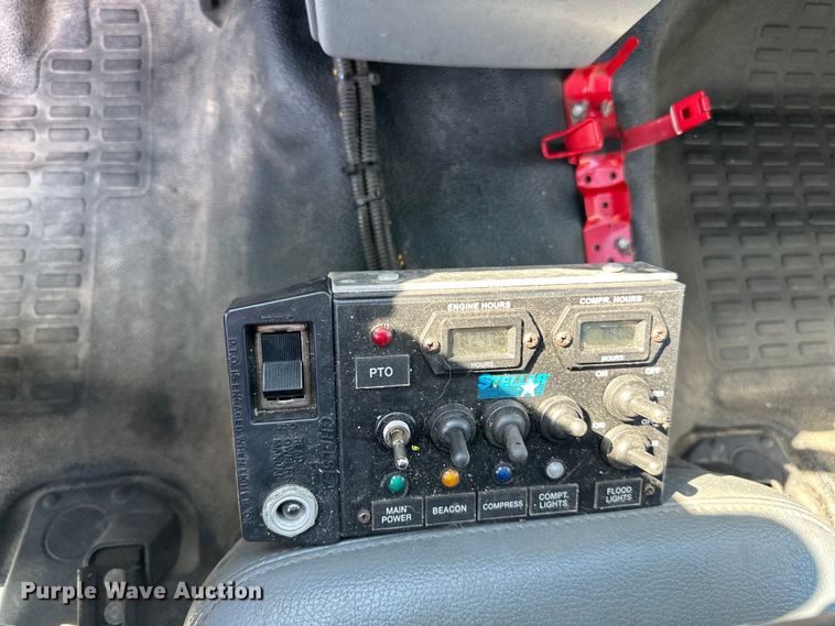 image for item LR9403 2013 Ford  F550 Super Duty XL utility / service truck