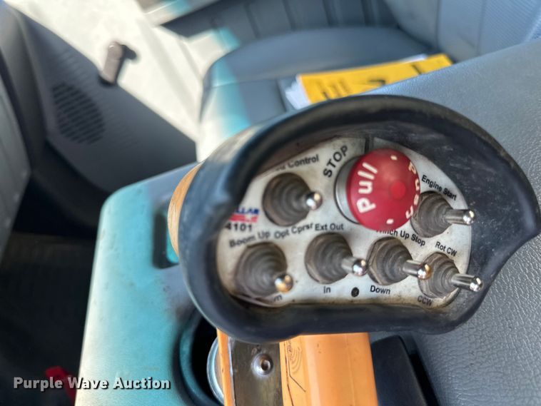 image for item LR9403 2013 Ford  F550 Super Duty XL utility / service truck