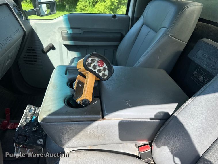 image for item LR9403 2013 Ford  F550 Super Duty XL utility / service truck