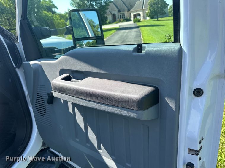 image for item LR9403 2013 Ford  F550 Super Duty XL utility / service truck