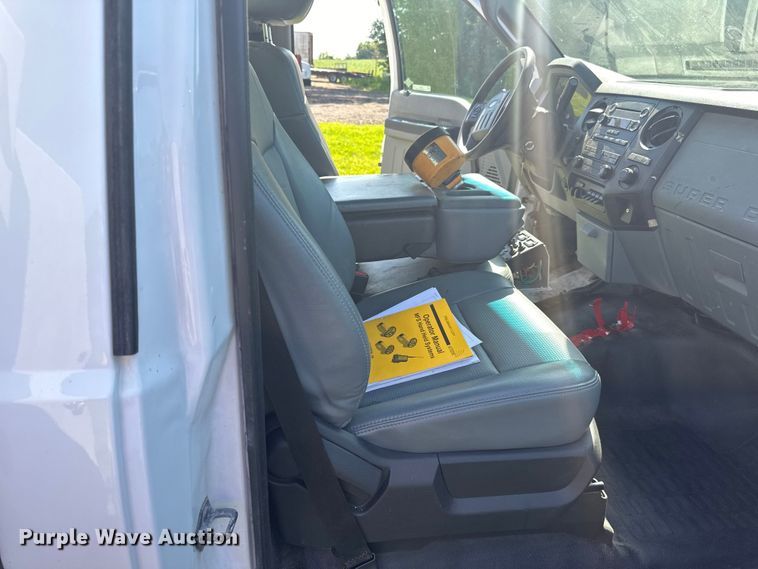 image for item LR9403 2013 Ford  F550 Super Duty XL utility / service truck