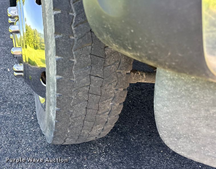 image for item LR9403 2013 Ford  F550 Super Duty XL utility / service truck