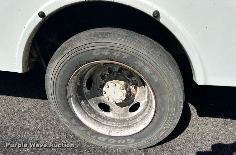 image for item LR9403 2013 Ford  F550 Super Duty XL utility / service truck