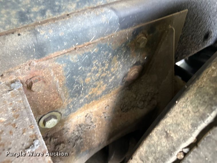 image for item LR9404 1999 International  F4900 dump truck