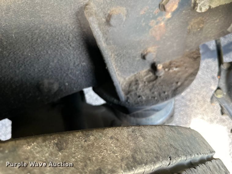 image for item LR9404 1999 International  F4900 dump truck