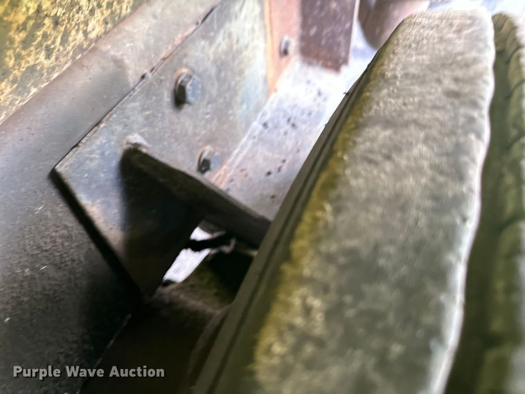 image for item LR9404 1999 International  F4900 dump truck