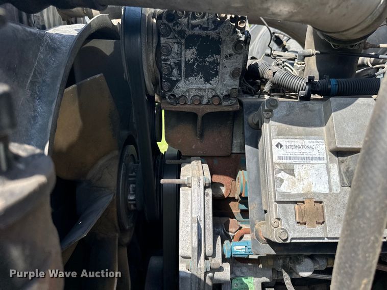 image for item LR9404 1999 International  F4900 dump truck