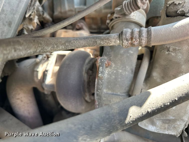 image for item LR9404 1999 International  F4900 dump truck