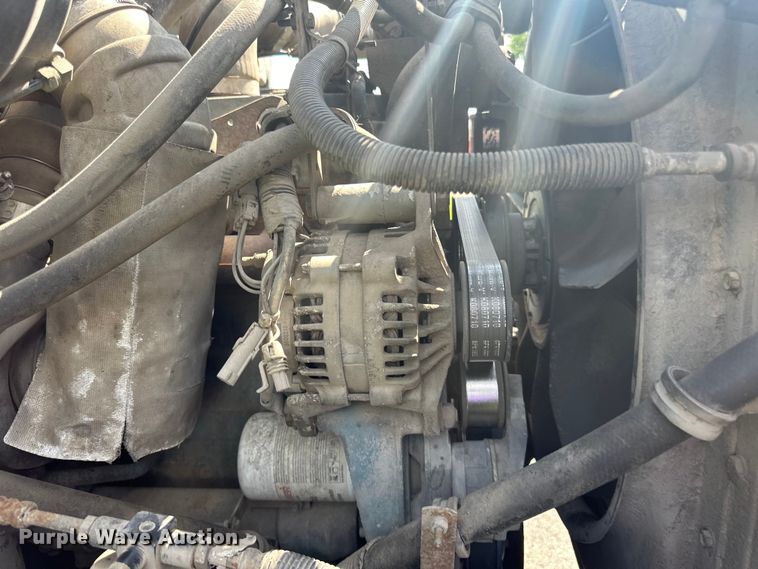 image for item LR9404 1999 International  F4900 dump truck