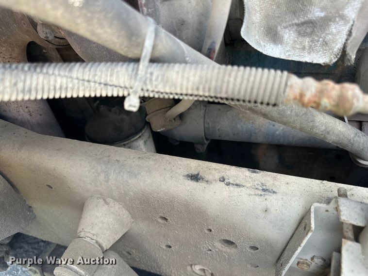 image for item LR9404 1999 International  F4900 dump truck