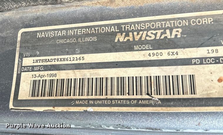 image for item LR9404 1999 International  F4900 dump truck