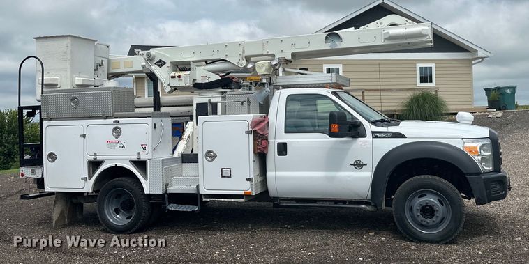 image for item LR9427 2013 Ford  F550 bucket truck
