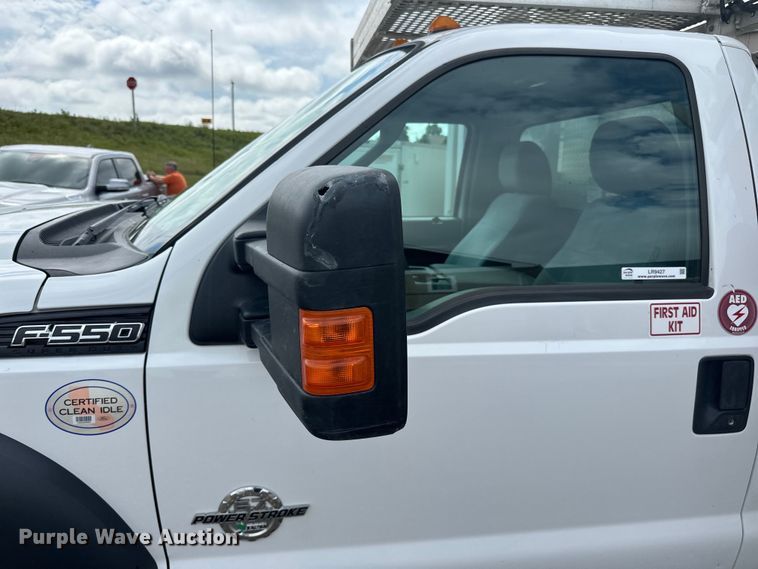 image for item LR9427 2013 Ford  F550 bucket truck